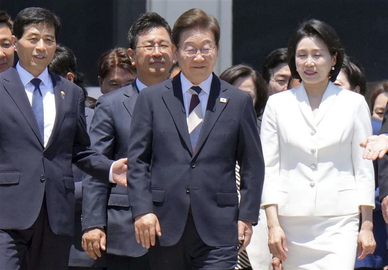 南韓總統李在明率領的共同民主黨在地方選舉奪下119席過半。（圖／美聯社／達志影像）