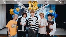 八三夭直播。（圖／KKLIVE、不搖就滾提供）