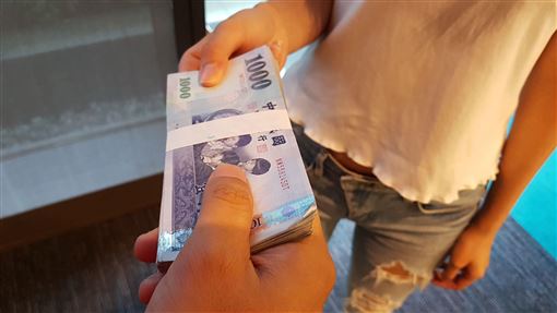 親戚借58萬給單親媽！原因曝光律師也感動