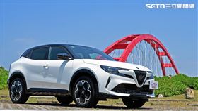愛快羅密歐Alfa Romeo Junior Ibrida休旅車。（圖／記者鍾釗榛攝）