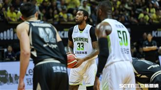 腦中響起爵士樂　湯普金斯進關鍵2罰決勝