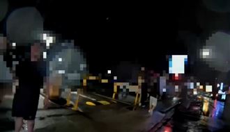 新莊熱炒店大亂鬥　8人翻桌揮拳互毆慘了