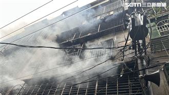 板橋公寓2樓竄火煙　3、4樓5住戶急奔頂樓