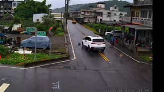 新／休旅車撞飛電輔車　82歲阿嬤搶救不治
