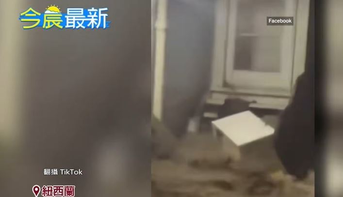 滾滾汙水直接灌入民眾家中