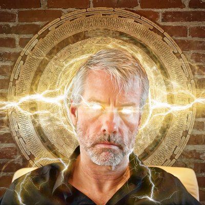 幣圈名人Michael Saylor打破「永不賣幣」承諾，旗下公司微策略於上週出售32枚比特幣的消息公布後，本週比特幣就一路走跌，甚至一度跌破6萬2000美元整數關卡。但Saylor對此急喊冤，指是機構資金流向AI族群惹的禍。（圖／翻攝自X平台 @Crypto__Goku）