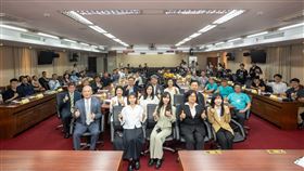 為促進山岳及海洋運動政策發展，立委張雅琳、黃捷、莊瑞雄偕同多名立委成立「立法院山海運動政策連線」，邀集各界代表共同參與。（圖／張雅琳國會辦公室提供） 