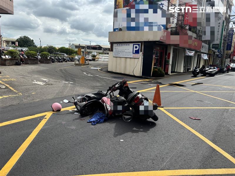 台中太平區發生機車車禍，一名82歲婦人送醫途中失去生命跡象。（圖／翻攝畫面）