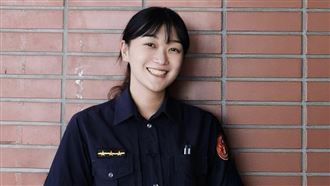 正妹女警辭職選里長　萬人讚：年輕非缺點