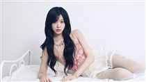 韓女團台灣成員暈倒　員工背著送醫畫面曝