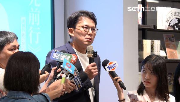 黃國昌出席新書發表活動，回應時力靜坐爭議。（圖／翻攝畫面）