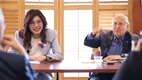 鄭麗文主席應甘迺迪政府學院創院院長艾利森邀請赴哈佛演講。（圖／國民黨提供）