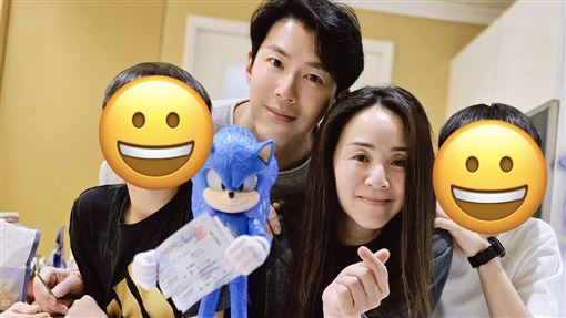 黃少祺大兒子畢業了　愛妻罕露臉成焦點