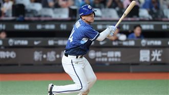 首安首打點獲得單場MVP　張育豪找回笑容