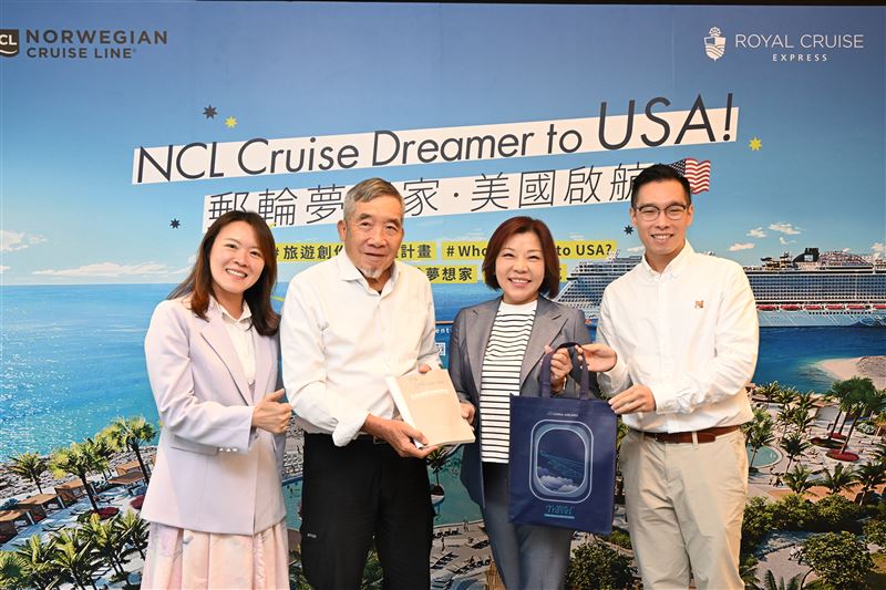 美國國家旅遊局台灣代表蔡璧如代表（左起）、呂江泉博士、林美綢、中華航空北美線營業代表林聖凱。（圖／中僑旅行社提供）
