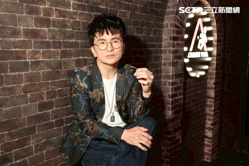 唐從聖回想起媽媽跌倒送醫的情況仍心有餘悸。（圖／記者田俊彥攝影）