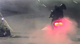飆車族燒胎。（圖／翻攝畫面）