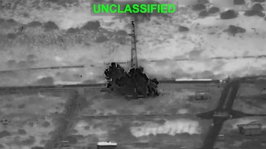 美軍稱，伊朗發射的無人機及飛彈均成功攔截。（圖／翻攝自X平台@sentdefender）