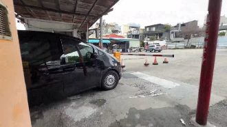 停車繳費機故障女控超收 業者：超過1分鐘