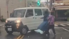 疑檢舉砸車1200