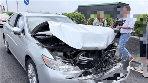 國1台南永康段2追撞波及6車　3人受傷送醫