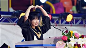 輔仁大學今（6）日舉行114學年度畢業典禮，其中最受矚目的畢業生代表之一，是來自韓國的李丁珉（Emily）。（圖／輔仁大學提供） 