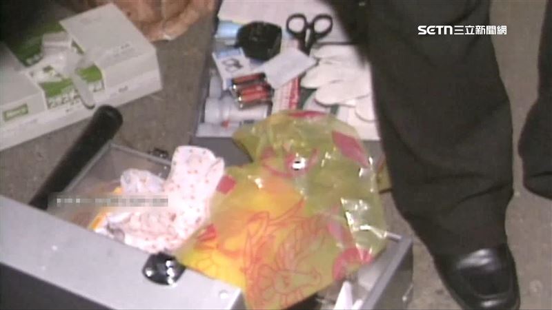 女子屍體被燒得面目全非,當年檢警遲遲無法確認身分,最後只能以無名屍下葬