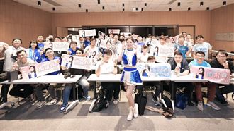 南珉貞當1日店長　曝咖啡最愛「這一味」