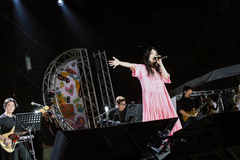 金曲歌后徐佳瑩6日晚間擔任《2026 ID.音樂節》壓軸嘉賓。(圖/ID.音樂節 提供)