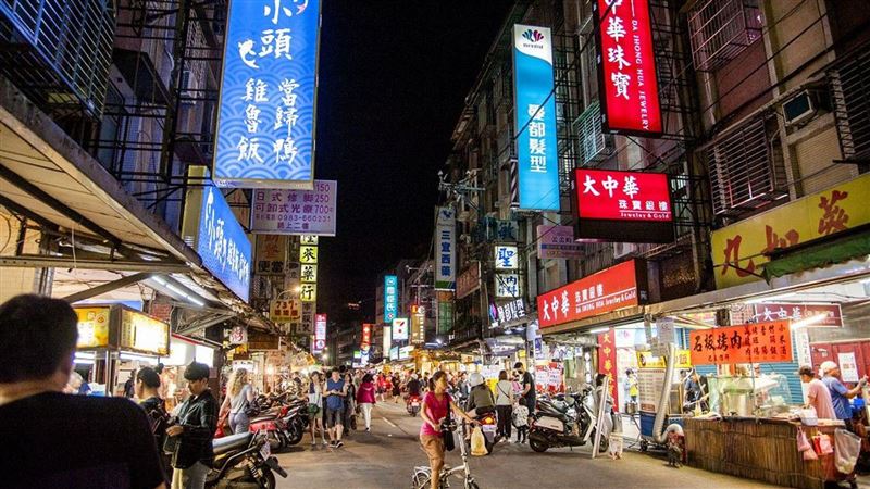 合法招牌得拆!內湖人氣牛排館1原因敗訴