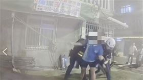 土城婦女持刀揮砍（圖／民眾提供）
