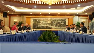 英外相結束訪中　與中國不同聲明避談台灣