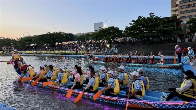 鹿港慶端陽 龍王祭熱鬧踩街、龍舟競渡