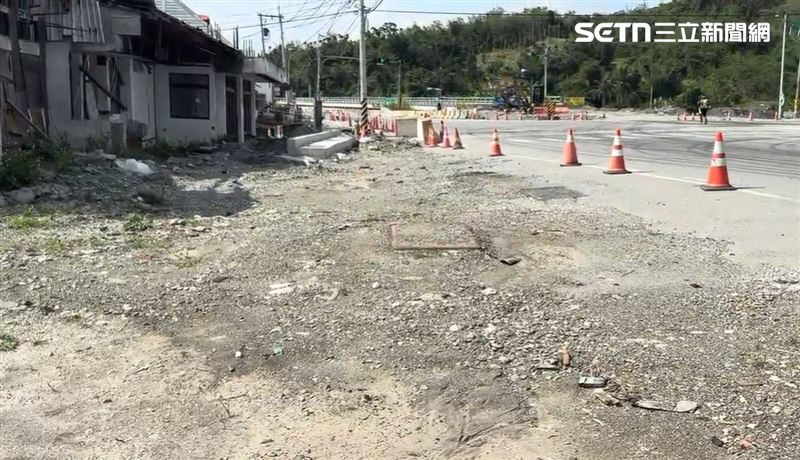 花蓮台九線安通段拓寬工程挖斷排水!住戶怒控:老家恐成淹水戶。(圖/記者呂彥攝影)