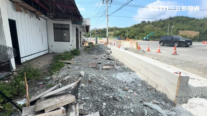 花蓮台九線安通段拓寬工程挖斷排水!住戶怒控:老家恐成淹水戶。(圖/記者呂彥攝影)