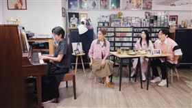 黃韻玲（左起）爆追星史，小禎、黃嘉千、黃鐙輝同台暢聊。