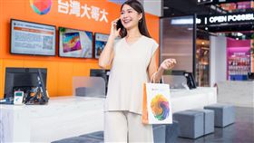 畢業季與暑假將至，台灣大哥大整合資費與裝置方案，推出包含Mac、iPad、運動相機、藍牙音響與電競設備等多項優惠。（圖／台灣大哥大提供） 