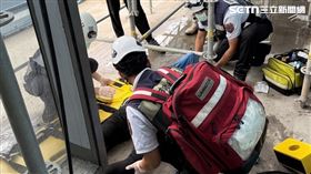 撕裂傷,意識,高雄,新建案,墜樓,鷹架,工人,意外,陽台,前金區（圖／翻攝畫面）