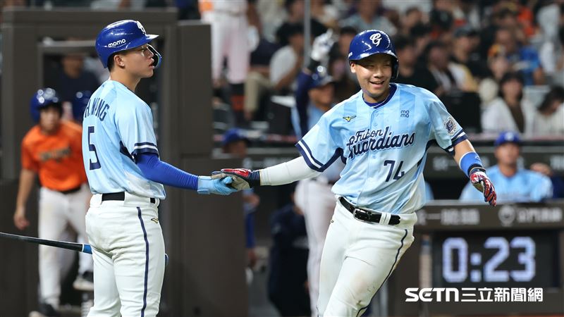 參與瑪帝斯開箱　張育豪看「變了一個人」