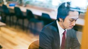 高達7成的日本正職員工在下班後依然會收到主管或同事的公事訊息。示意圖非當事人（pakutaso提供）