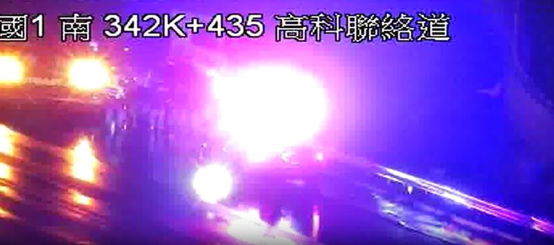 國道1號北向342.2公里處,高雄高科交流道今天(8日)清晨傳出事故。(圖/翻攝自高公局官網)