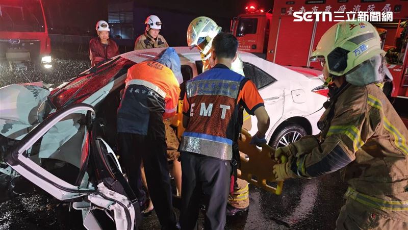 新/男深夜自撞亡 妻接死訊:不知他出門
