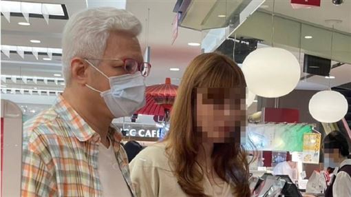 直擊蔡上機約吃長髮女　貼心掌鏡關係成謎