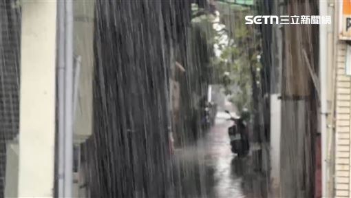 豪雨狂炸全台！停班停課最新資訊不斷更新