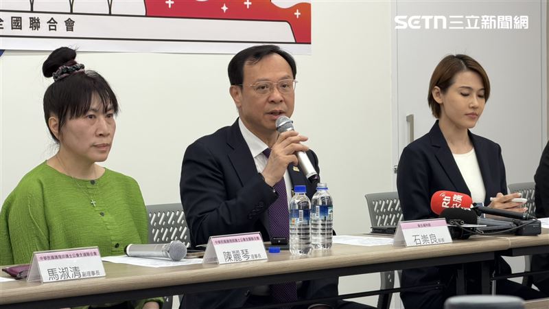 石崇良表示,最快明後天就會公告,正式預告三班護病比的標準及實施期程。(圖/記者蔣季容攝影)
