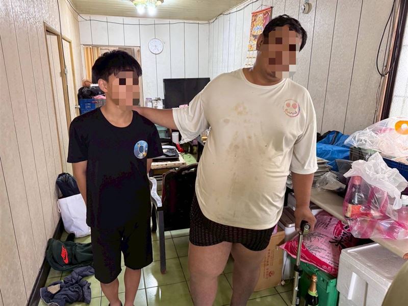 來不及陪兒到18歲!基隆肝硬化巨肚爸一個人在家過世,13歲兒子在寄養家庭「有感應」奔回家驚見父屍。(圖/翻攝自《愛的延續》公益協會臉書)