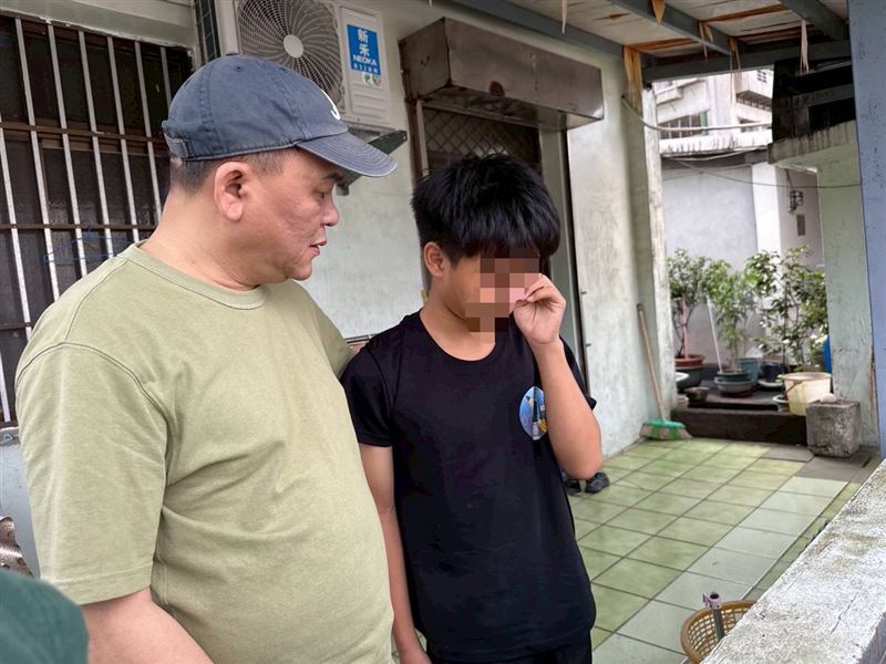 來不及陪兒到18歲!基隆肝硬化巨肚爸一個人在家過世,13歲兒子在寄養家庭「有感應」奔回家驚見父屍。(圖/翻攝自《愛的延續》公益協會臉書)