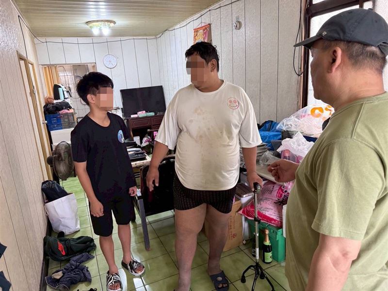 來不及陪兒到18歲!基隆肝硬化巨肚爸一個人在家過世,13歲兒子在寄養家庭「有感應」奔回家驚見父屍。(圖/翻攝自《愛的延續》公益協會臉書)