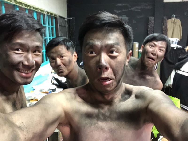 廖錦德(左3)發文哀悼傅子純(左1)。(圖/翻攝自廖錦德臉書)