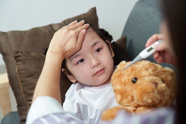 腸病毒疫情升溫！專家建議幼兒「穩穩打」疫苗建立保護力。（圖／醫健新聞網提供）